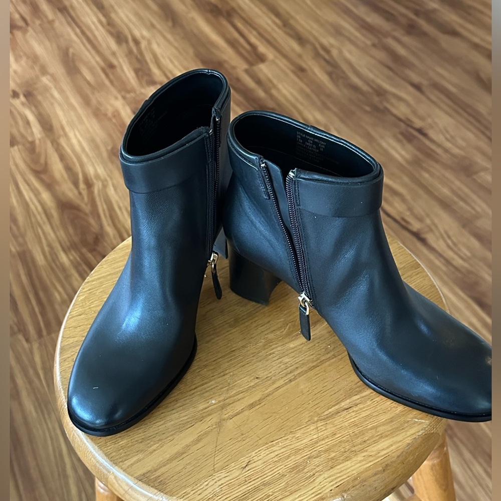 Women’s black Kate Spade 7 1/2 booties